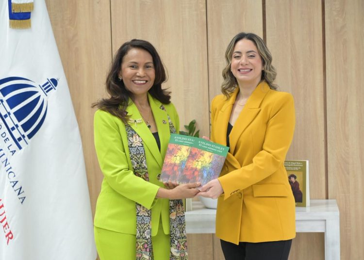 Conmemoran natalicio de Abigail Mejía con conferencia sobre la “construcción de la voz femenina”