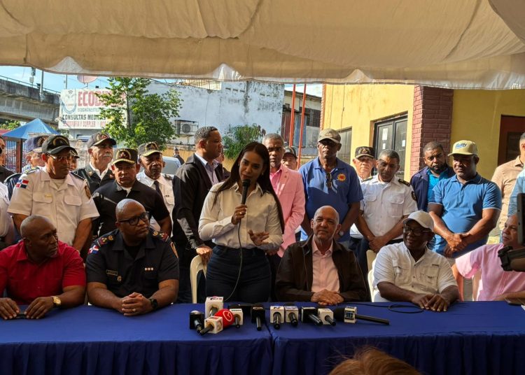 Alcaldesa Betty Gerónimo advierte sobre acciones legales contra contratistas por obras inconclusas en SDN