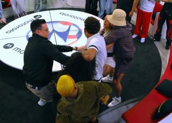 Escándalo en Planeta Alofoke: La Peversa y La Más Doll protagonizan violento enfrentamiento en plena transmisión