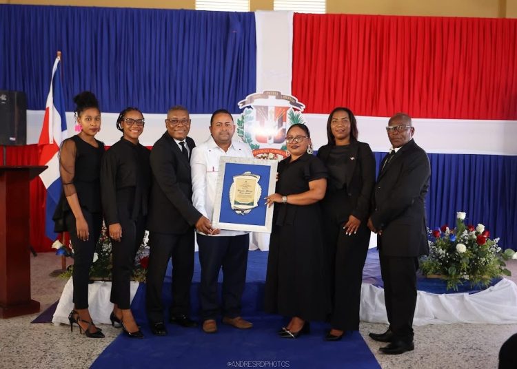 Reconocen trayectoria del periodista Estarlyn Carela Morillo en El Limón