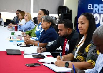 Azua: Regional 03 fortalece aplicación de Evaluación Diagnóstica con capacitación a técnicos