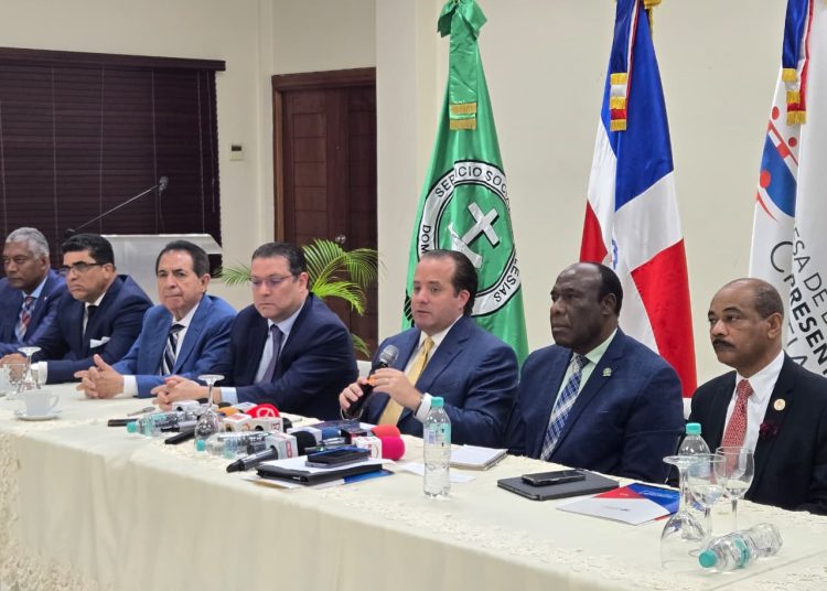 Gobierno dominicano refuerza diálogo con iglesias ante impacto de crisis global