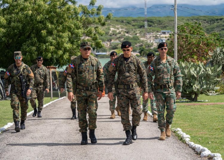 Ministro de Defensa supervisa zona fronteriza en Jimaní para fortalecer esquemas de seguridad y defensa