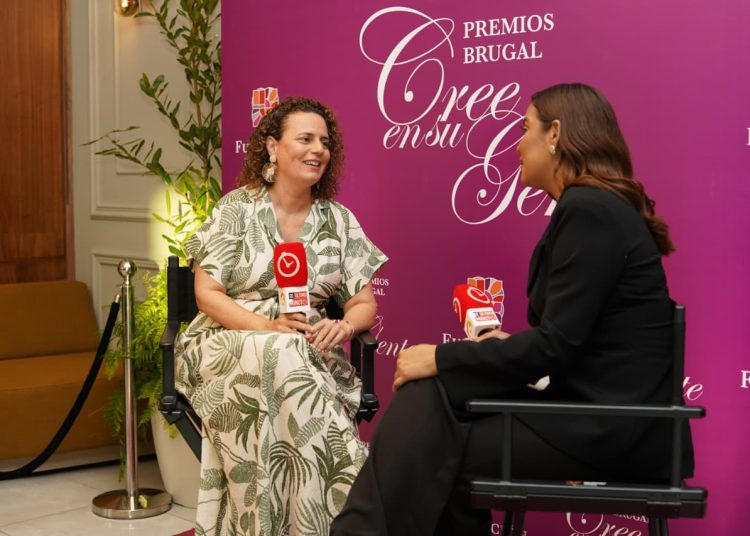 Rita Sellarés y FUNDEMAR son reconocidas en Premios Brugal Cree en su Gente por su labor en la conservación marina