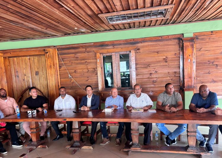 Transportistas dan ultimátum al Gobierno por deterioro crítico de la carretera Yamasá–Santo Domingo