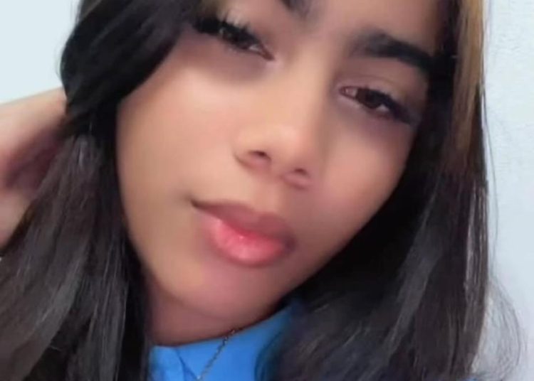 Adolescente de 14 años es reportada desaparecida en Santiago; familiares solicitan ayuda urgente