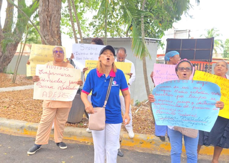 ¡Hospitales paralizados! Enfermeras endurecen protesta y exigen respuestas inmediatas