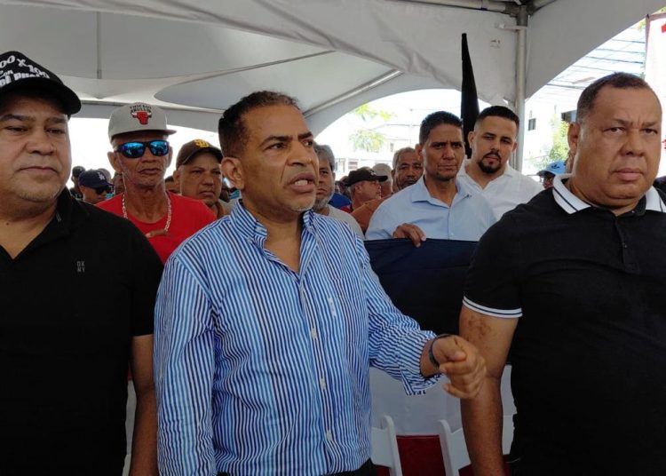 Dirigente del transporte advierte crisis laboral silenciosa y expansión del empleo informal