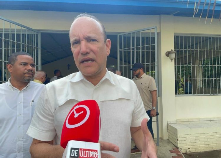 Ulises Rodríguez reconoce debilidad del drenaje en Santiago, pero asegura respuesta activa ante lluvias