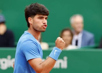 Alcaraz avanza a la final de Montecarlo y se cita con Sinner con el título y el número uno en juego
