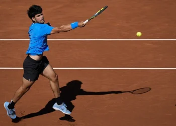 Carlos Alcaraz renuncia a participar en Roland Garros por sus molestias en la muñeca derecha