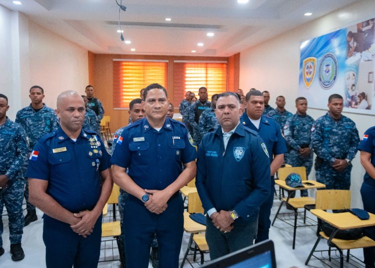 Policía Nacional capacita a agentes preventivos en manejo de escenas del crimen y preservación de evidencias