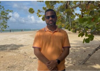 Alcalde de Las Terrenas cuestiona restricciones en pleno auge turístico de Semana Santa 2026