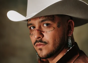 Nodal se declara emocionado y nervioso por reencontrarse esta noche con el público dominicano