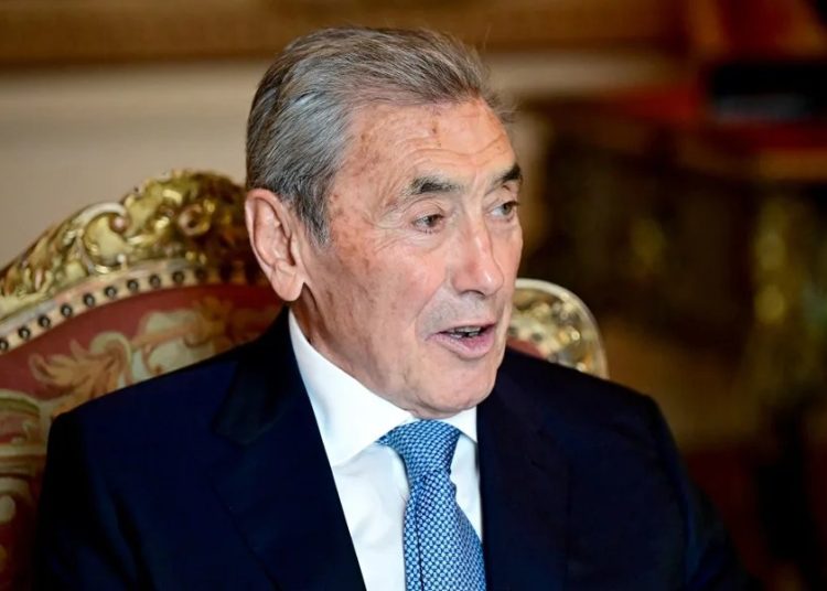 Hospitalizan a la leyenda del ciclismo Eddy Merckx por infección en la cadera