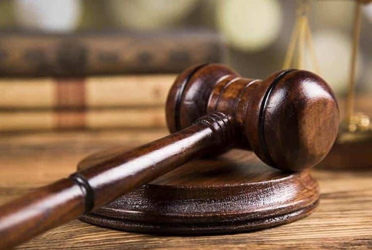 A prisión hombre imputado de falsificar y adulterar bebidas alcohólicas