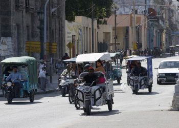 Los triciclos eléctricos en La Habana: la alternativa a la crisis energética en Cuba