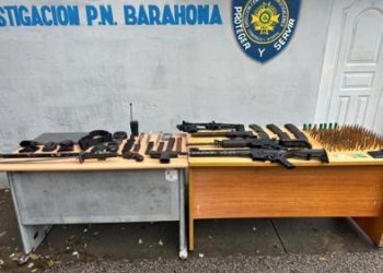 DICRIM arresta Sargento Mayor y ocupa cinco armas de fuego y más de 200 municiones en allanamiento en Barahona