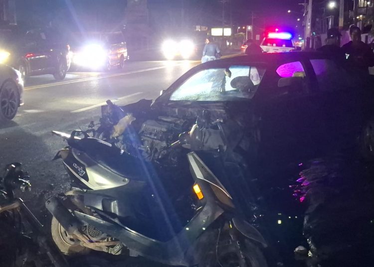 Accidente entre carro y guagua involucra a integrantes de un grupo de gagá en Villa Hermosa