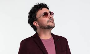 Andrés Cepeda deslumbra en el cuarto concierto de Grupo Medrano ante un público masivo y lleno de glamour