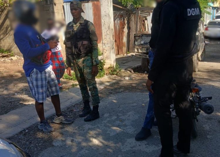 Lee Ballester afirma la DGM, FF.AA. y P.N. enfrentan mafias que se lucran del ingreso de haitianos a RD