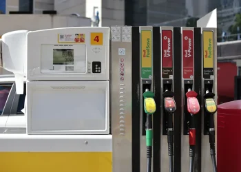 España y otros cuatro países europeos piden a la UE un nuevo impuesto a las energéticas