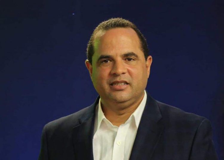 Manuel Crespo acusa al gobierno de cambiar hábito de comer de dominicanos: ahora se come una o dos veces al día