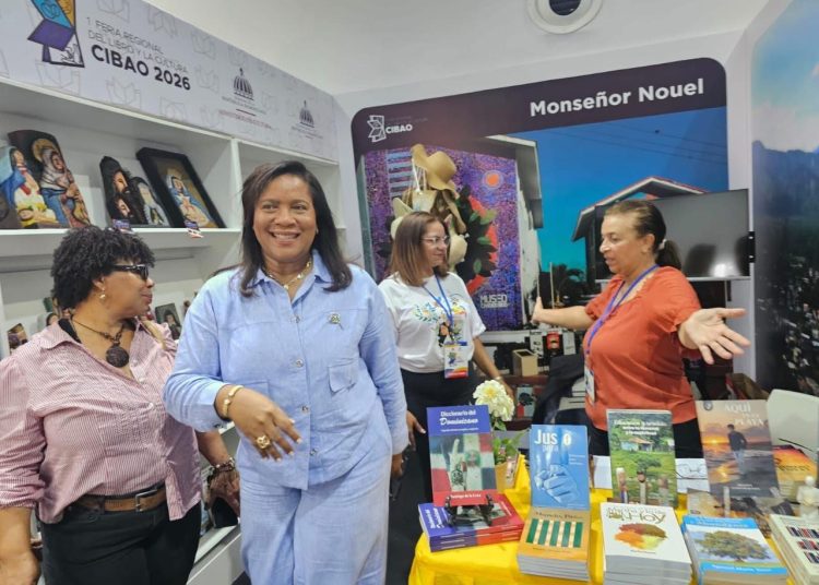 Adela Tejada participa en jornada dedicada a Monseñor Nouel en la Feria Regional del Libro y la Cultura Cibao 2026