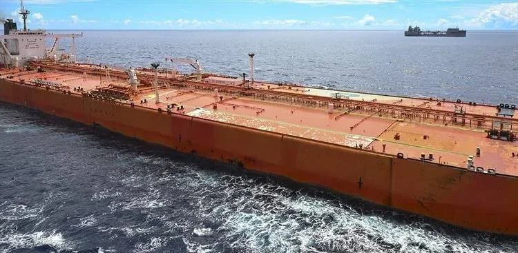 Estados Unidos intercepta y aborda un buque cisterna con crudo iraní en el Índico