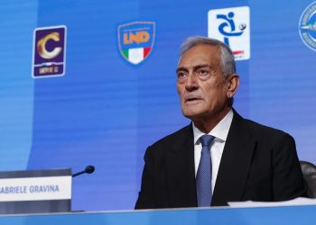 Renuncia el presidente del fútbol italiano tras fracaso rumbo al Mundial