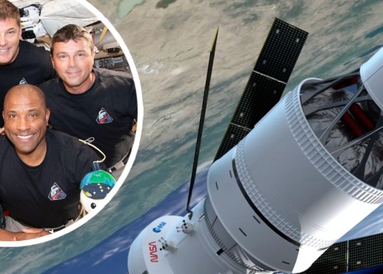 Nave con astronautas toca el mar; ya están en tierra