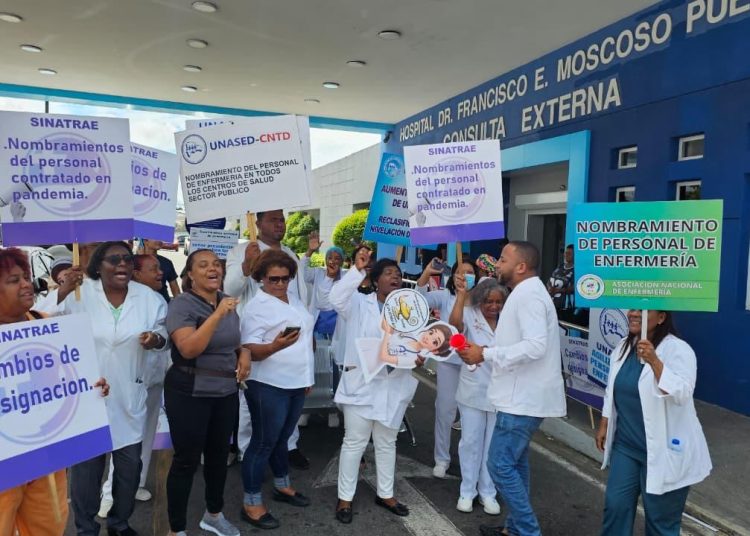 Enfermeras del Moscoso Puello apoyan el paro de 24 horas y exigen firma de acuerdos