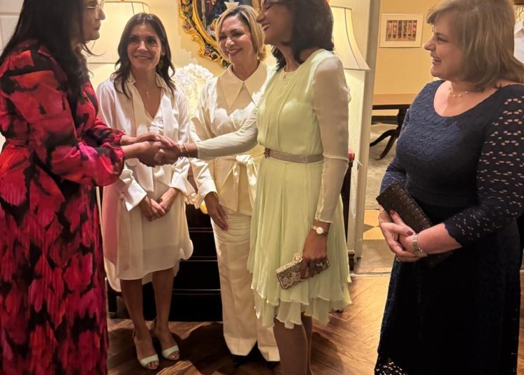 Senadora Lía Díaz resalta reunión con embajadora de Estados Unidos y apuesta por mayor cooperación bilateral