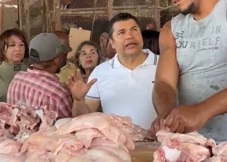 Tobías Crespo deplora estado de abandono del Mercado Modelo de la avenida Mella del DN