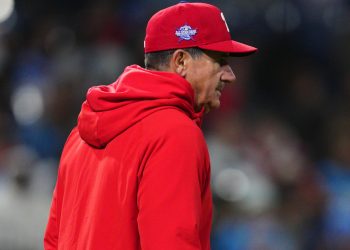 Filis despiden a Rob Thomson y nombran a Mattingly como dirigente interino