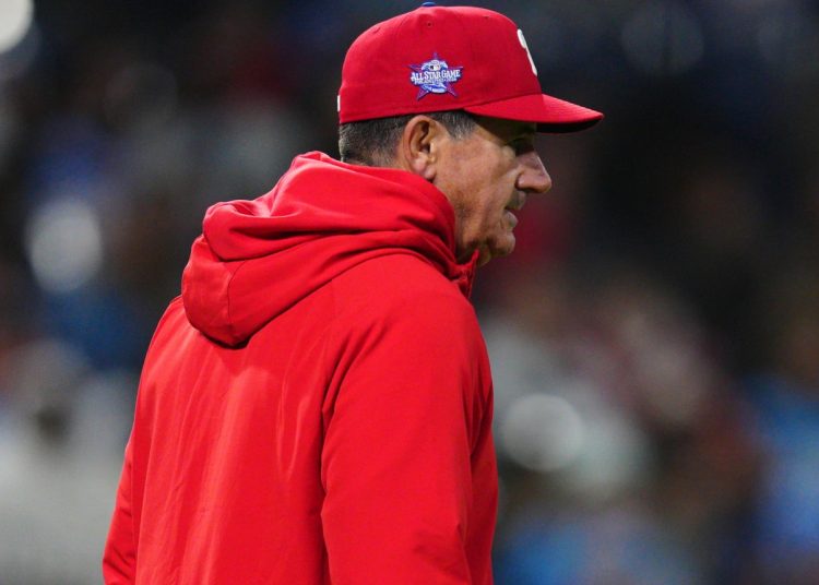 Filis despiden a Rob Thomson y nombran a Mattingly como dirigente interino