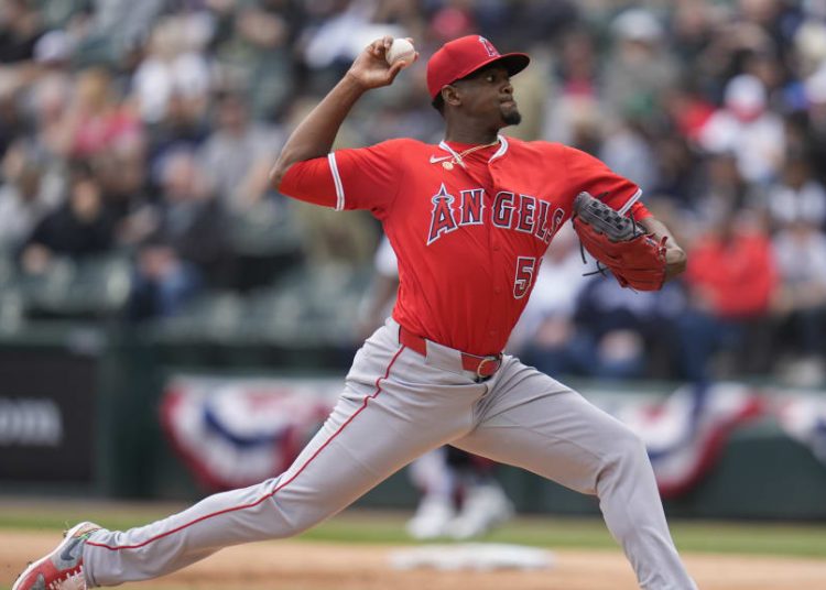 Soriano domina y firma histórico inicio con efectividad de 0.24