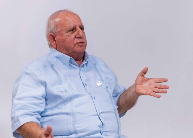 Dr. Fadul lamenta impedimentos para donar tratamientos a niños con autismo