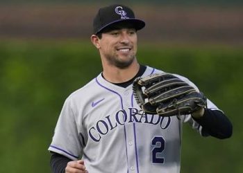 Freeman evoluciona favorablemente tras salir por mareos en derrota de Rockies