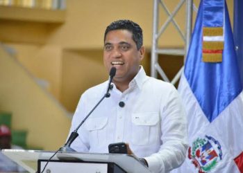 Ministro de Deportes califica de “inaceptable” el deterioro del Estadio Quisqueya y advierte posibles sanciones