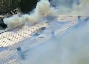 Incendio afecta empresa de plásticos en Alma Rosa, Santo Domingo Este