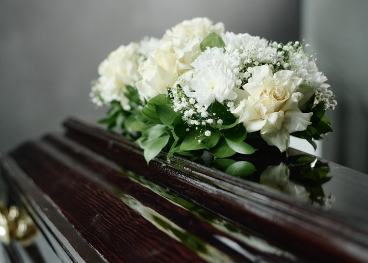 Mujer muere tras ser atacada a tiros presuntamente por su pareja en Neyba