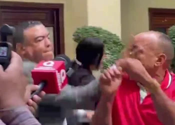 Ponen querella al comunicador Jhossan Capell por agresión en el Palacio de Justicia de Ciudad Nueva