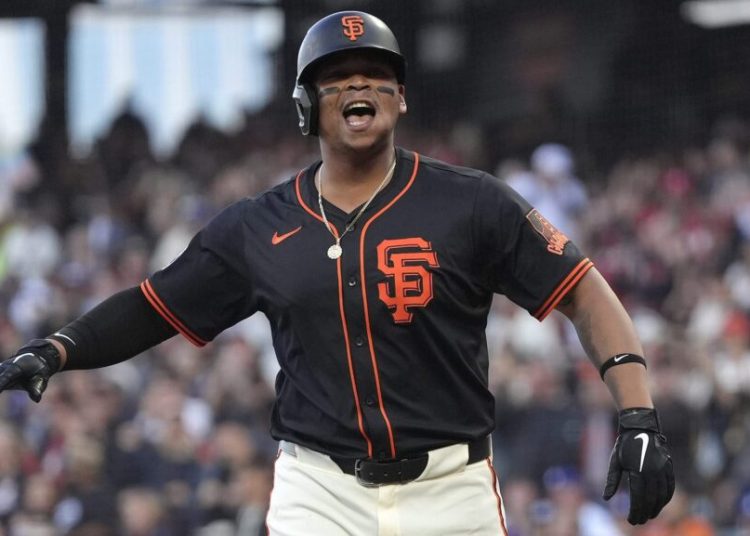 Devers lidera a los Gigantes con jonrón clave y asegura serie ante Filis