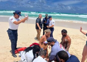 Colombiano muere luego de ser arrastrado por olas en Bávaro