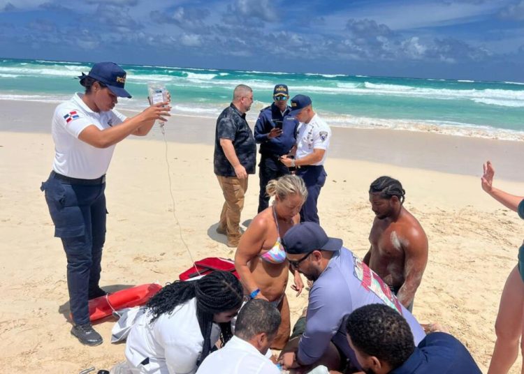 Colombiano muere luego de ser arrastrado por olas en Bávaro