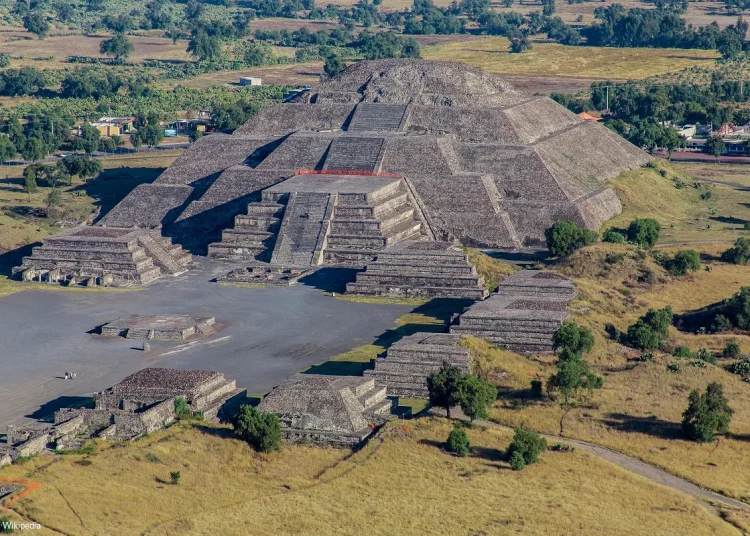 Se eleva a dos el número de muertos y a 13 los heridos tras tiroteo en Teotihuacán, México