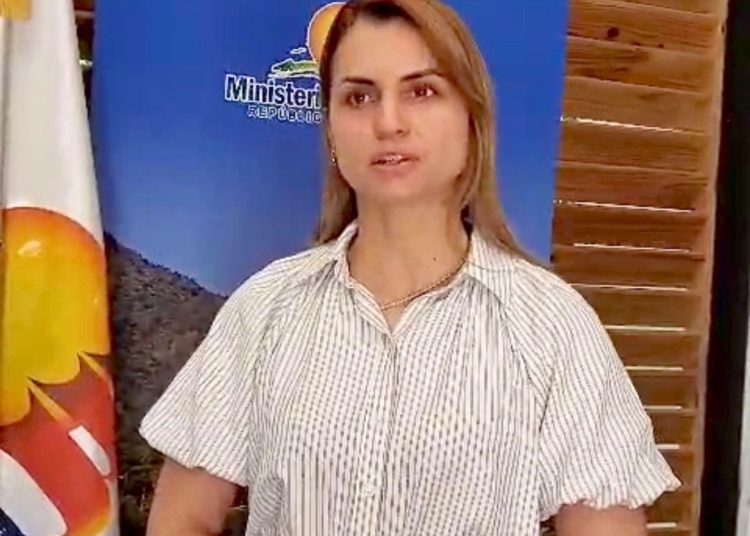 Yamilka Suriel recibe representantes del Ministerio de la Mujer y Educación para acuerdo en Jarabacoa