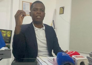 Comunidad haitiana acusa a cónsul haitiano de abandono, autoritarismo y discriminación en Santiago