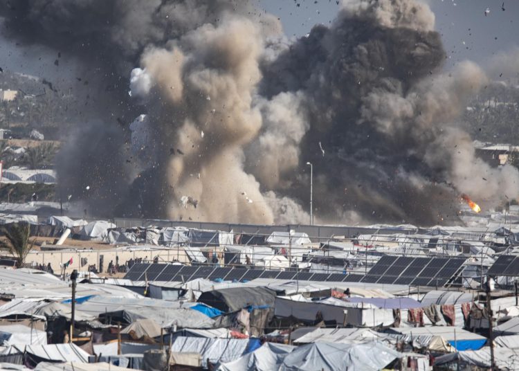 Cuatro palestinos heridos en ataques israelíes recientes mueren en Gaza